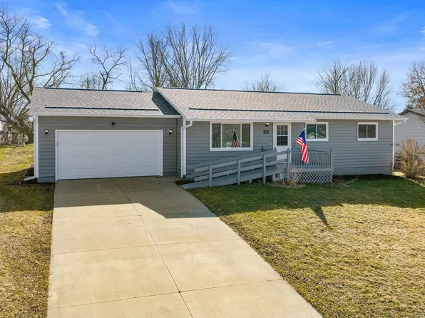 509 Ernstmeyer Dr, Baraboo, WI 53913
