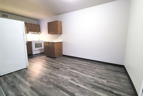 2nd image of 404 S 16th Ave APT 8