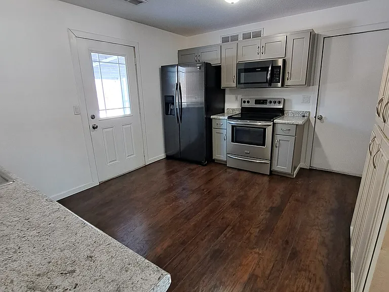 9651 E Lake San Lynn Rd — Photo 3
