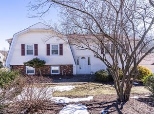 626 Black Oak Ridge Rd, Wayne, NJ 07470