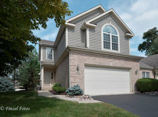 1412 White Oak Ln, Woodstock, IL 60098