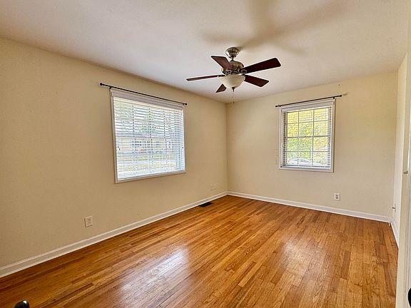 4th image of 516 Parks Rd