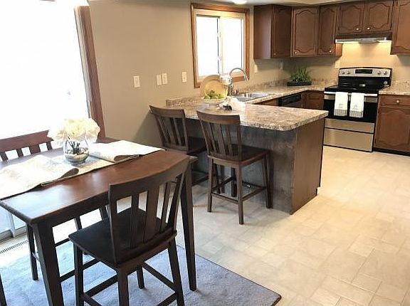 5th image of 1129 Lakeshore Dr