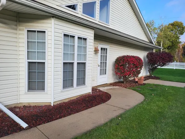 1956 Laura Ln, Chesterton, IN 46304