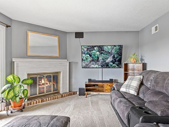 2nd image of 1312 Cass Ln W APT 201