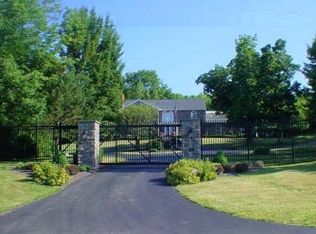 26 Thornapple Dr, Elmira, NY