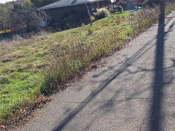4th image of 159 Roseberry Ln