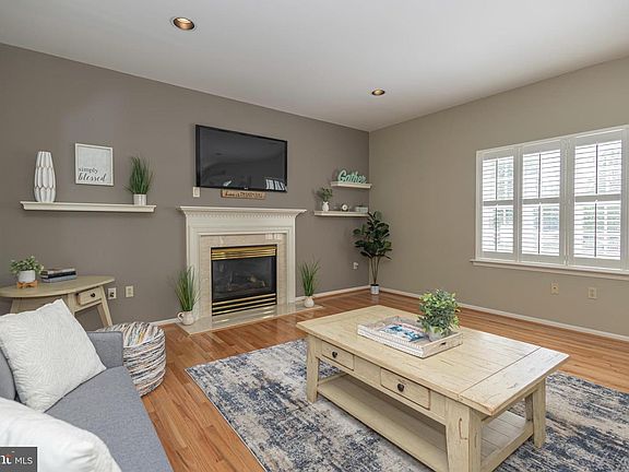 5th image of 1021 Bartram Ln