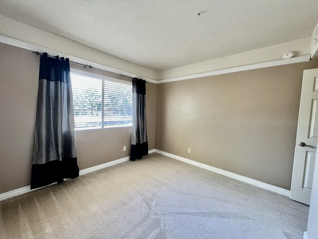 1825 W Ray Rd — Photo 4