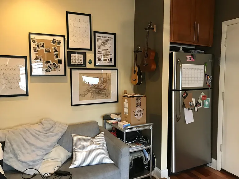 327 Catharine St #6 — Photo 6