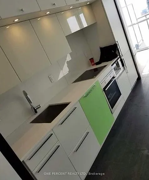 15 Grenville St #4510 — Photo 3