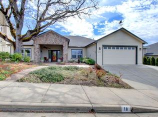 18 Greenmoor Dr, Eagle Pt, OR 97524