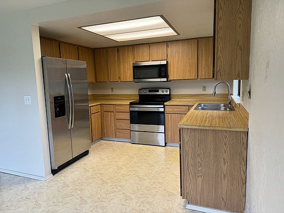 4th image of 4020 NW Atlantis Ln #4020