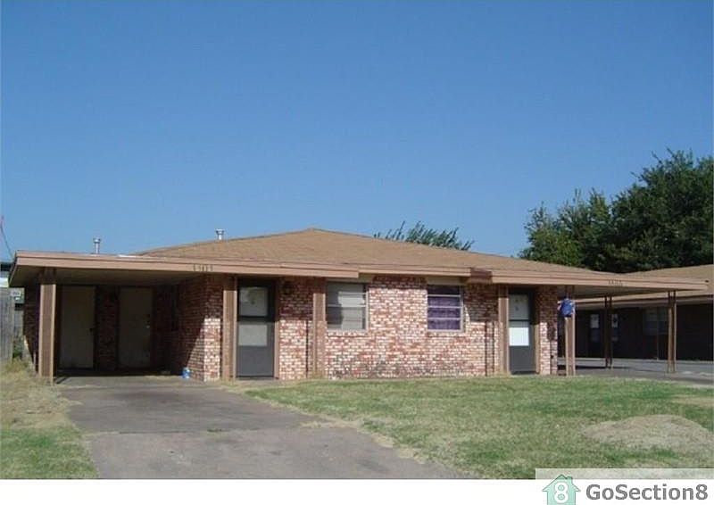 1st image of 1103 N Carol Ln