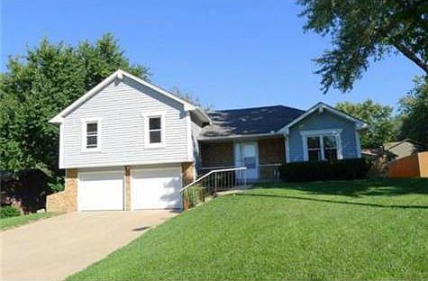 Lovely home on quiet, established cul-de-sac