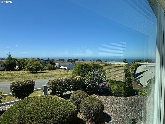 4th image of 98609 Camellia Dr