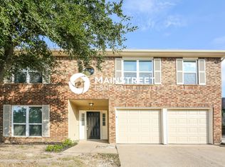 213 Vines Dr, Cedar Hill, TX 75104