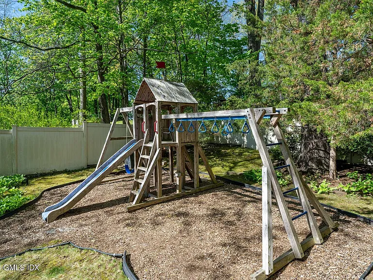 51 Glen Rd — Photo 21