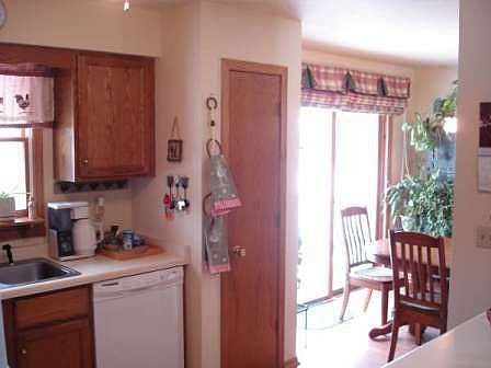 3rd image of 416 S Ventura Ln