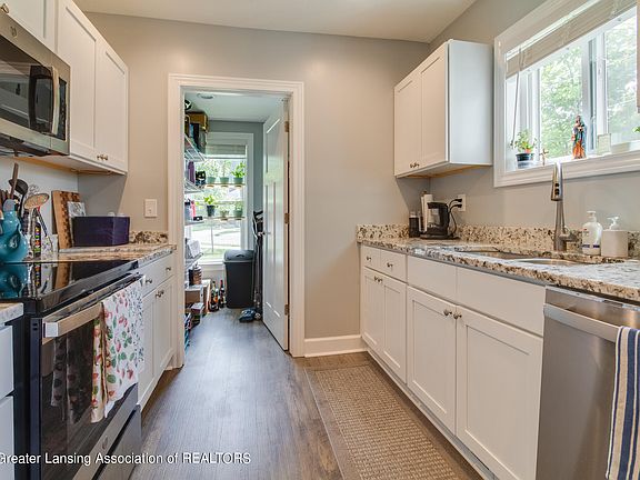 5th image of 321 & 323 E South St