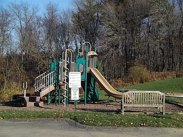 174 Woodhaven Dr — Photo 22