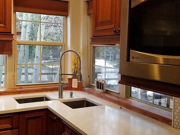 3rd image of 300 N 5th Ave