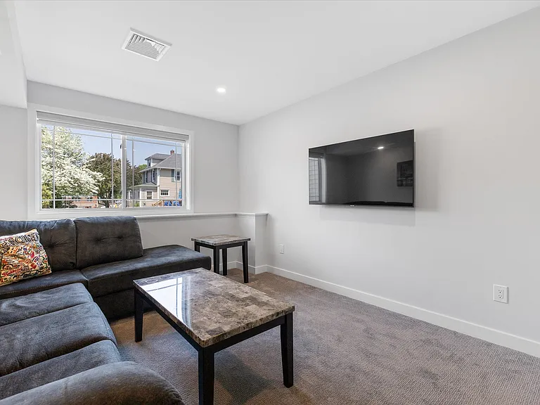 19 Willis St — Photo 14
