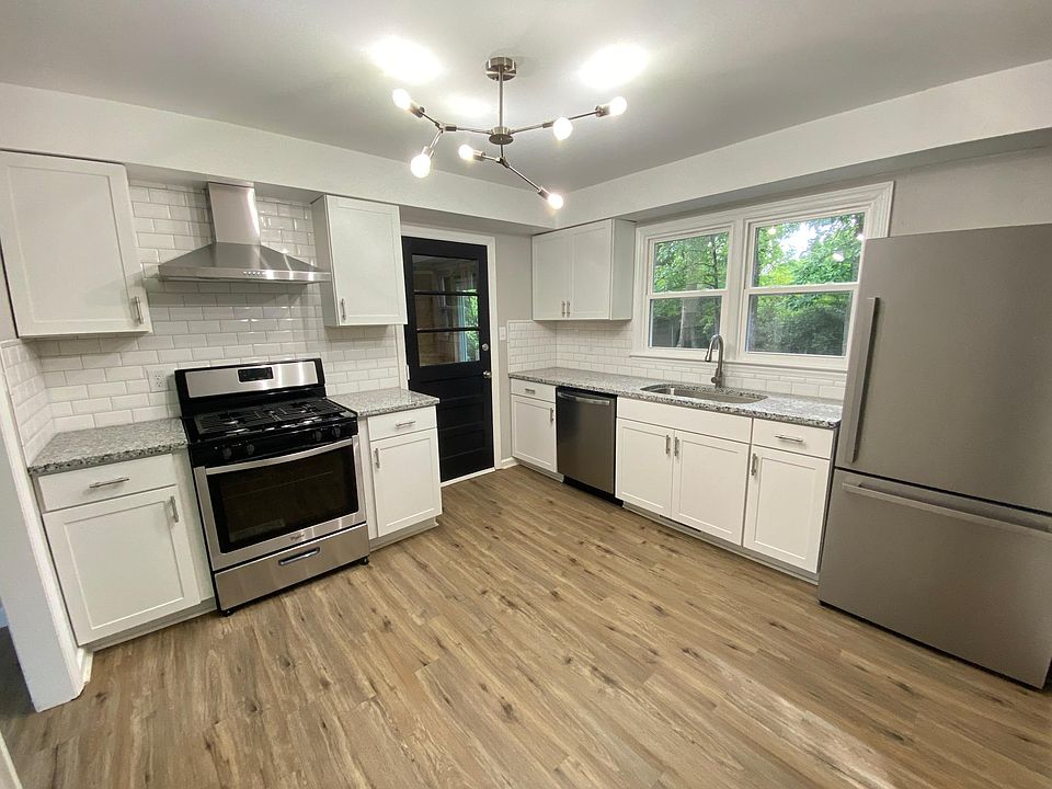 1st image of 1819 Dublin Dr