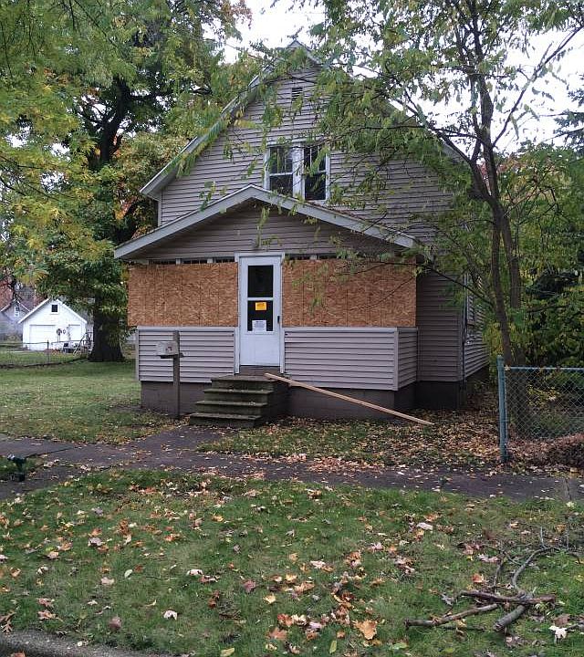 1st image of 567 E Isabella Ave