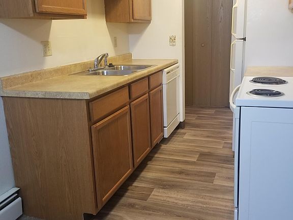 2nd image of 1201 3rd Ave N #101