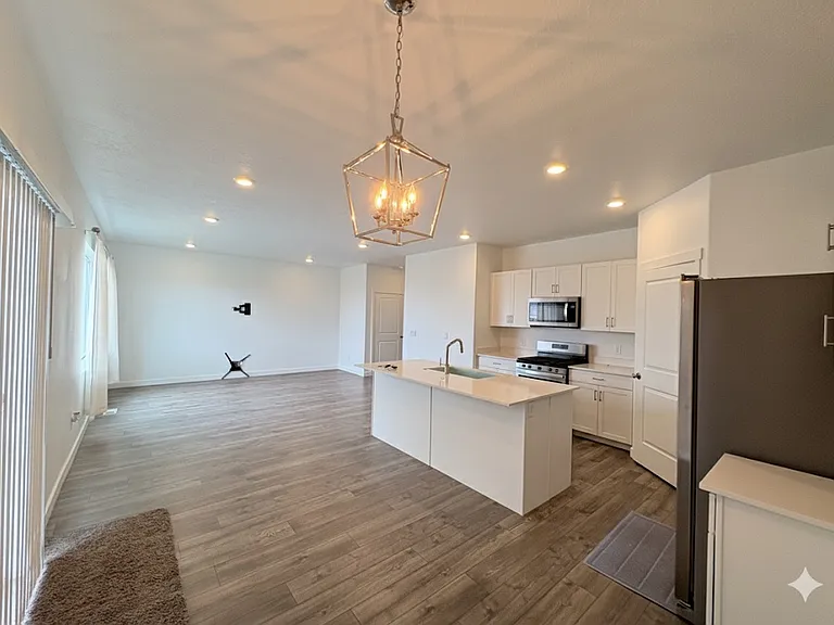 1216 S Raintree Ln — Photo 15