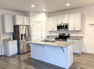 1652 N Apache Rd, Saratoga Springs, UT 84045