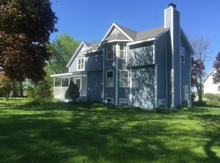 6N098 Swanberg Rd, Campton Hills, IL 60175