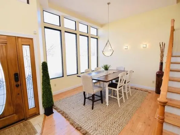 4376 Olive St, Saint Louis, MO 63108