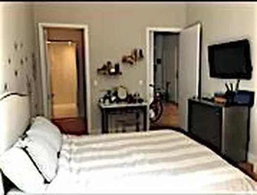 Rented by R New York | media 17