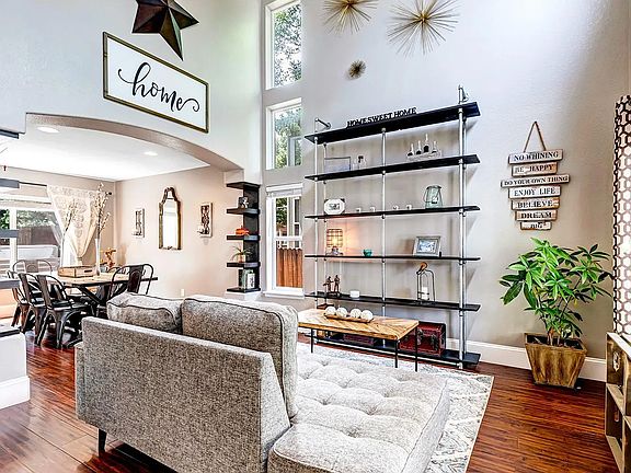 Living Room/Dining Room