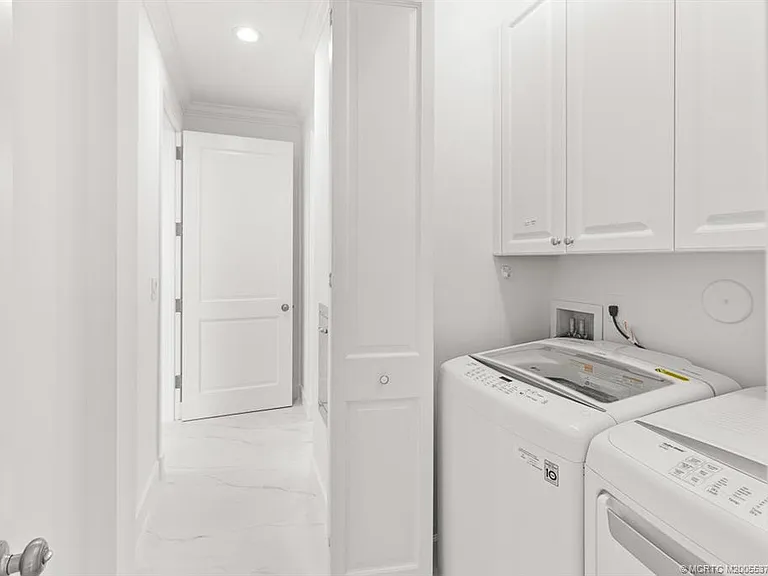 47 SW Osceola St #206 — Photo 17