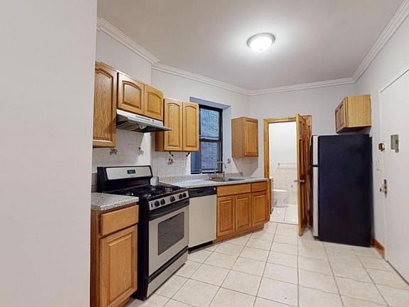 3rd image of 791 9th Ave APT 2S