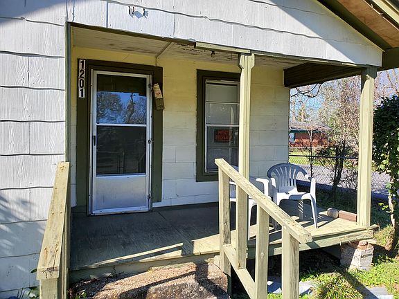 2nd image of 1201 Dabbs St