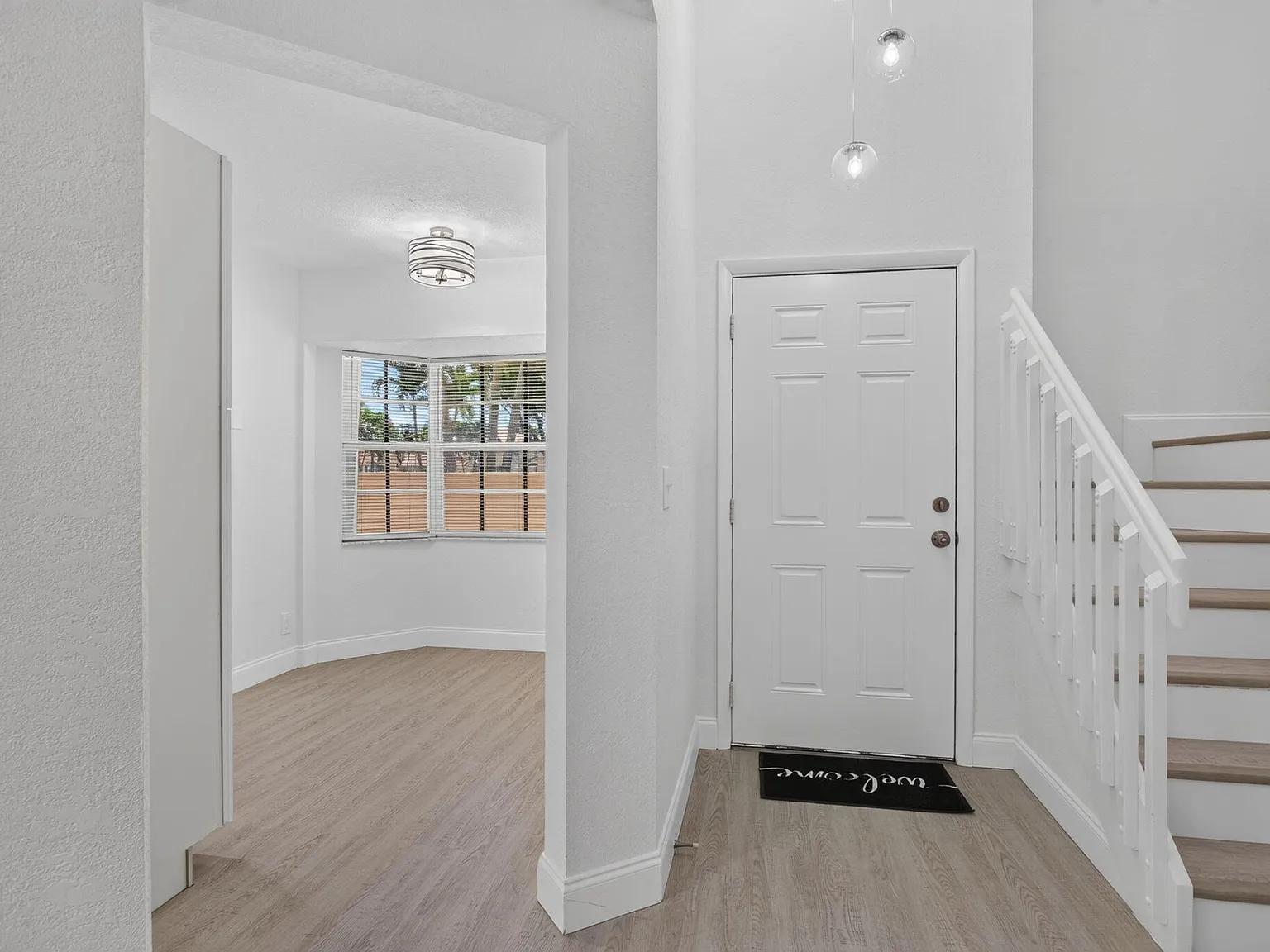 3 bed, 2.5 bath, 1669 sqft, $3,100 — Photo 3