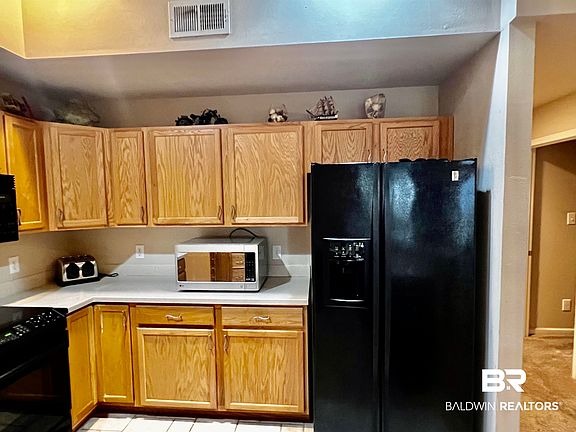 4th image of 4 Yacht Club Dr APT 50