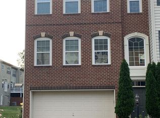 25214 Beach Pl, Chantilly, VA 20152