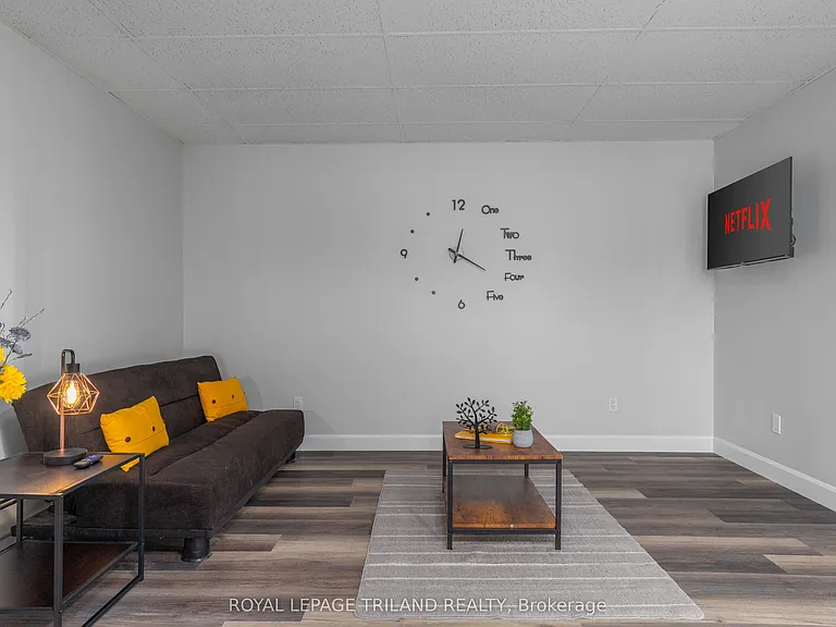 469 Grey St #7 — Photo 2