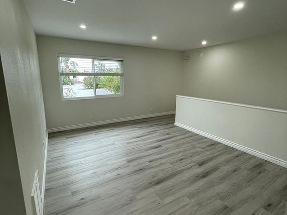 4th image of 240 W Collins Ave APT B