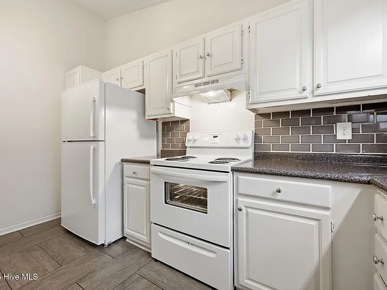 774 Pinewood Dr — Photo 28