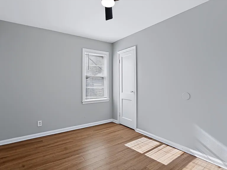 1931 N Drexel Ave — Photo 19