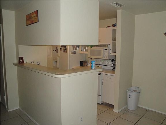 4th image of 1400 Gandy Blvd N Unit 1004