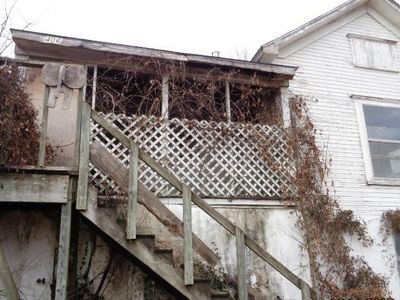 406 Crane St