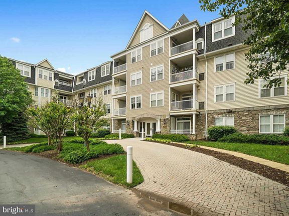 2nd image of 2520 Waterside Dr Unit 405