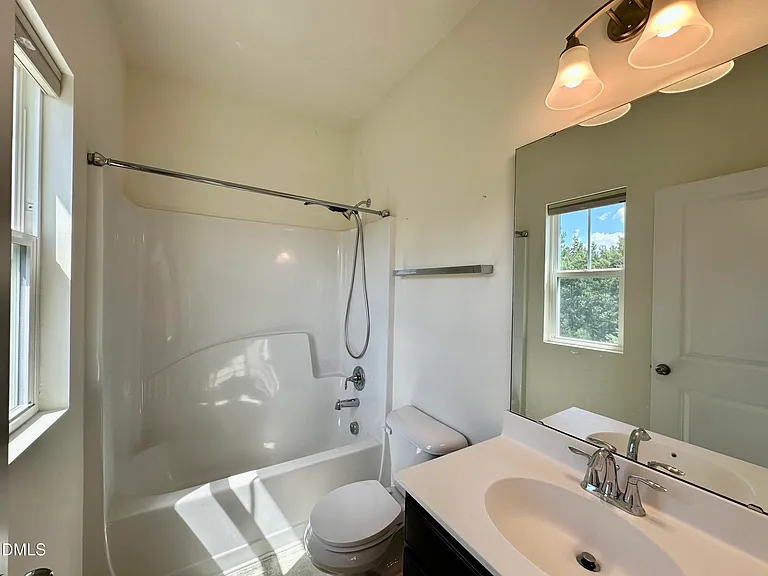 304 Skymont Dr — Photo 22